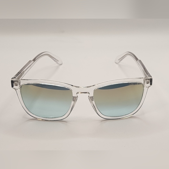 QUAY Hardwire Clear Frame Sunglasses - Picture 2 of 6